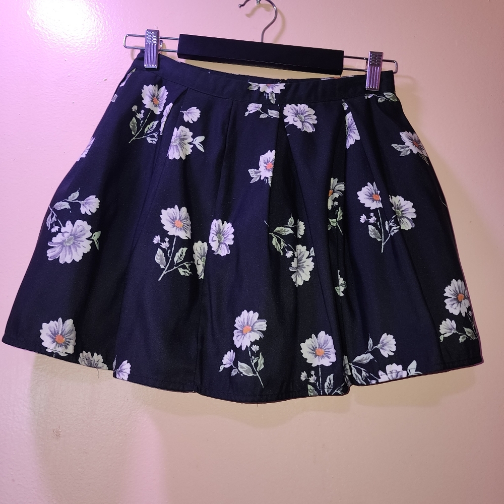 Flower pleated skater skirt